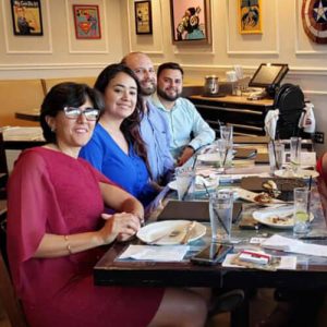 compartir-y-degustar-comida-ecuatoriana